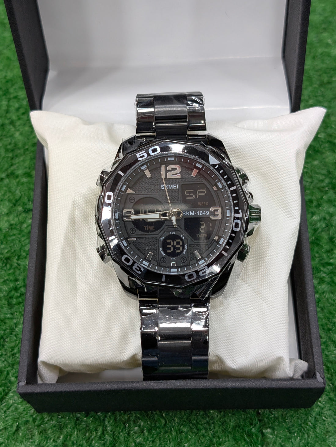 SKMEI 1649 | 1 YEAR WARRANTY | Dual Time Aviator Watch – Stopwatch, Date/Week Calendar, LED Light